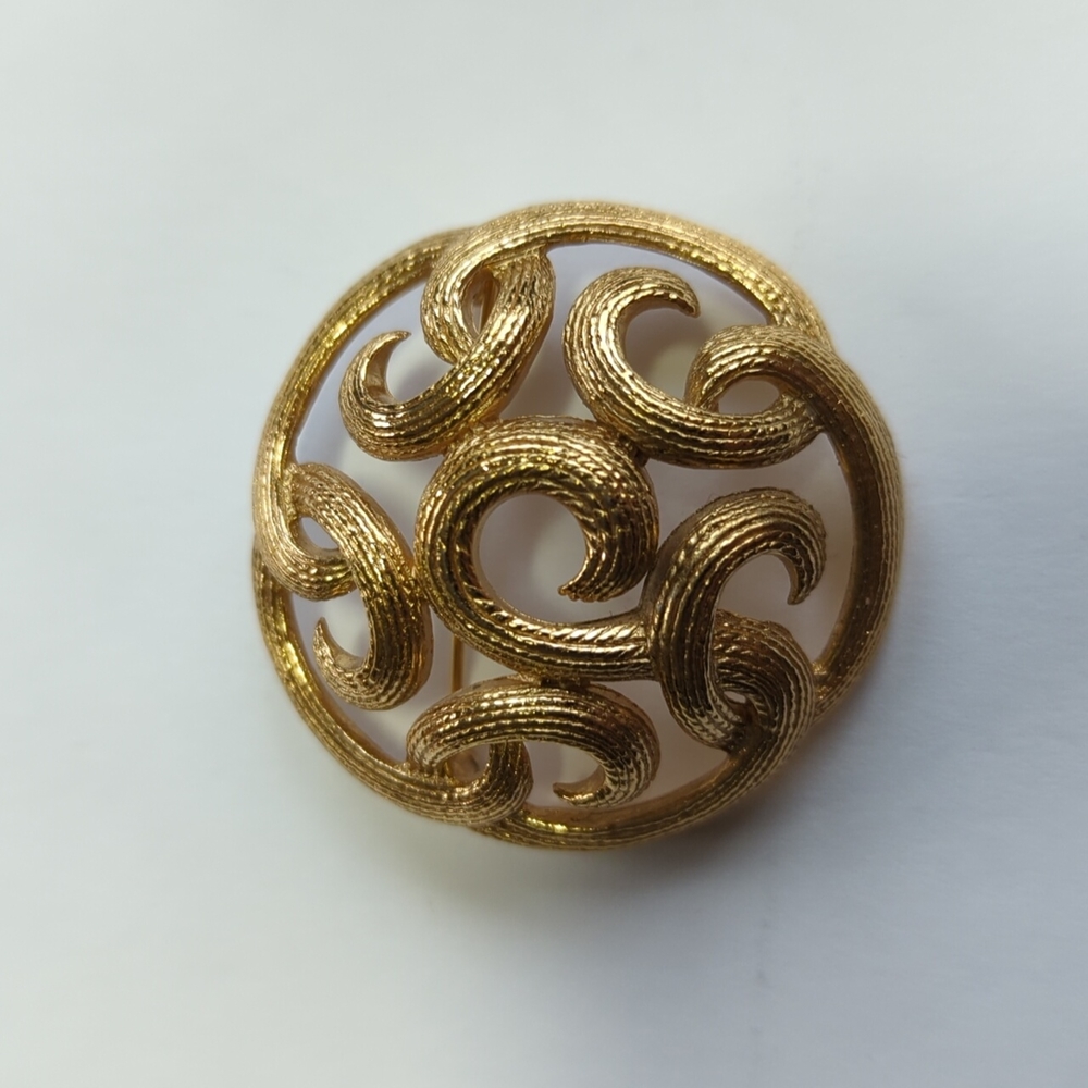 Vintage TRIFARI Gold Brooch Pin